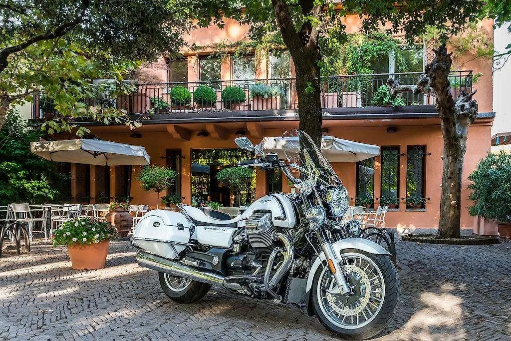 Hotel Don Abbondio Lecco 3*,